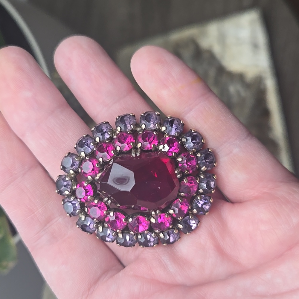 Vintage Weiss Brooch
